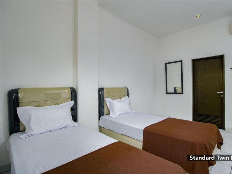 Hotel Arjuna Bekasi Extérieur photo