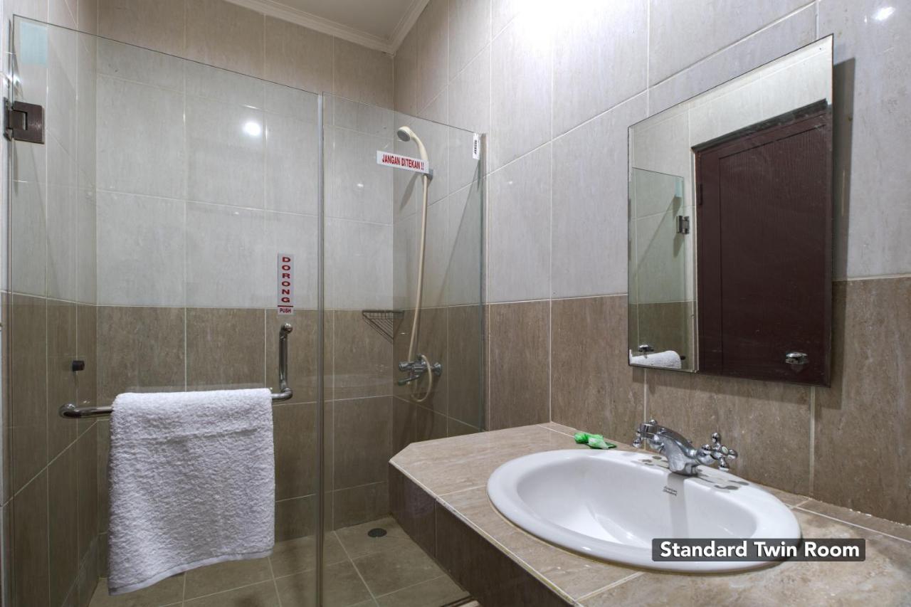 Hotel Arjuna Bekasi Extérieur photo