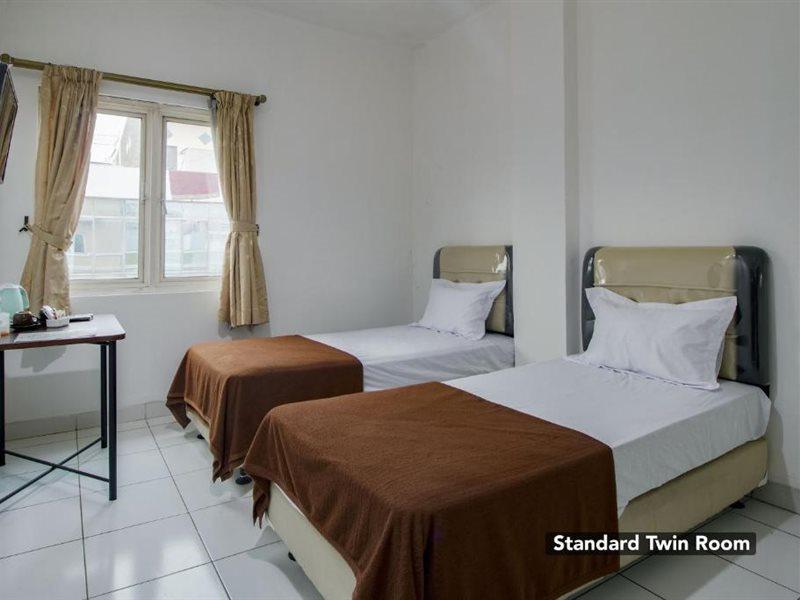 Hotel Arjuna Bekasi Extérieur photo