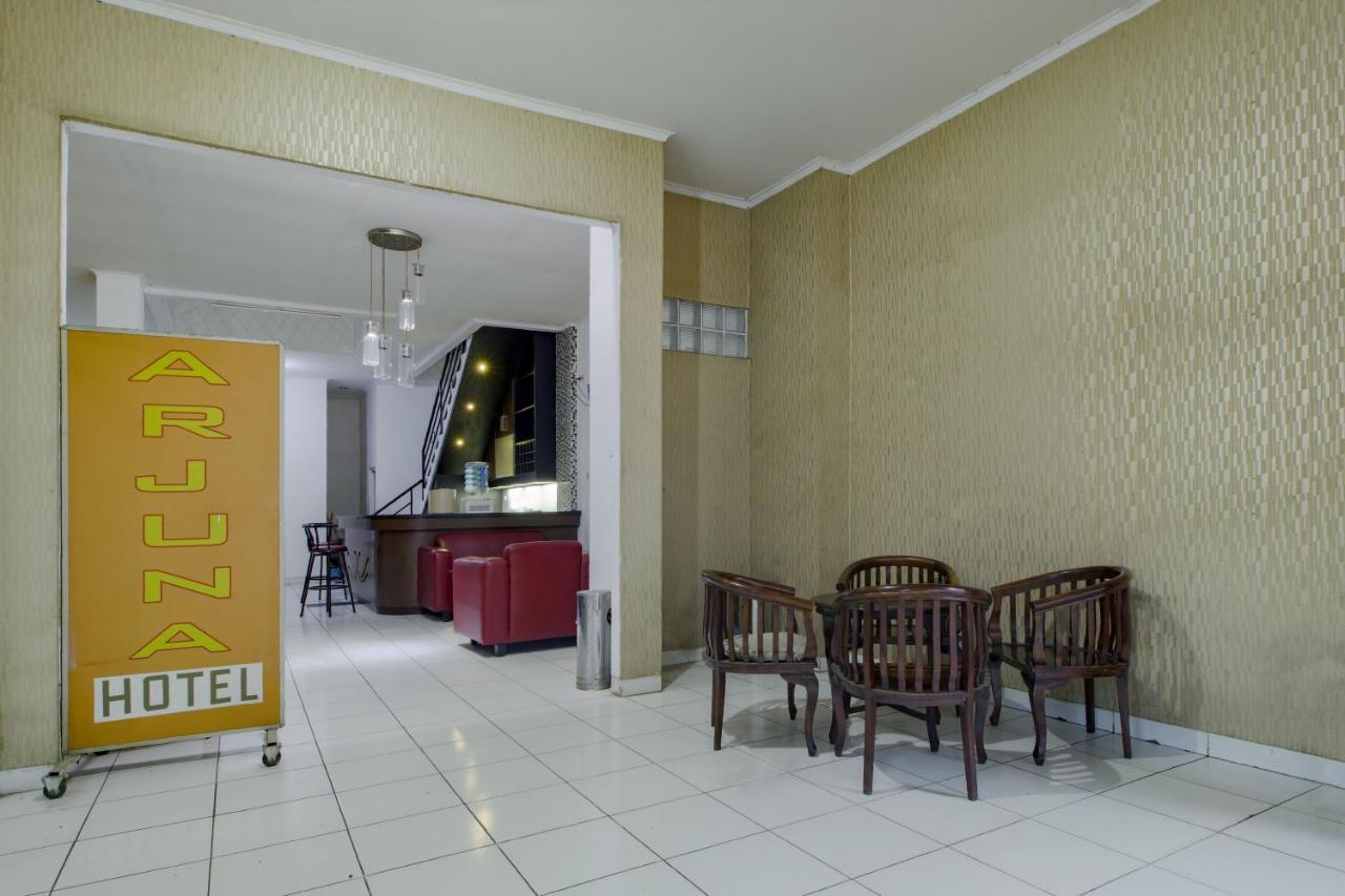 Hotel Arjuna Bekasi Extérieur photo