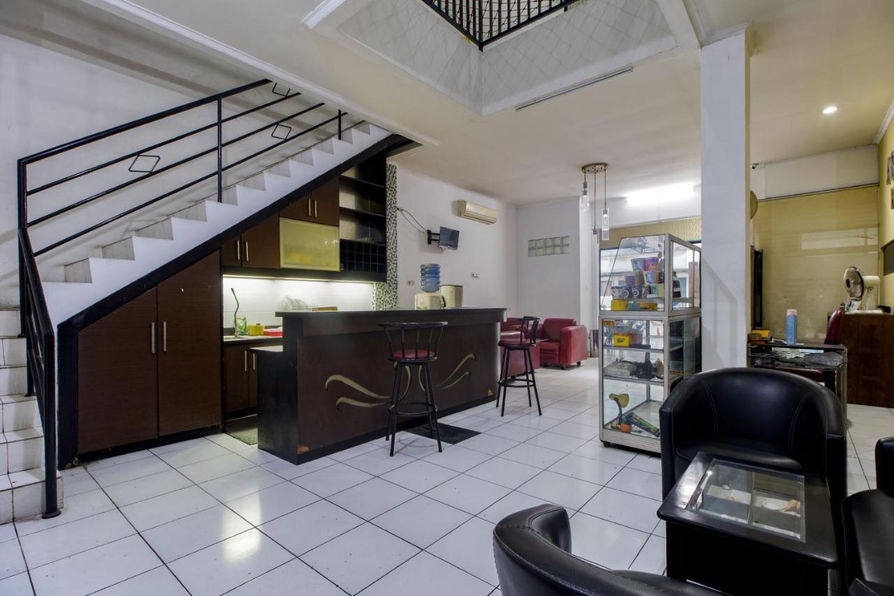 Hotel Arjuna Bekasi Extérieur photo