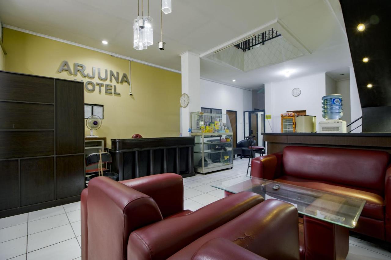 Hotel Arjuna Bekasi Extérieur photo